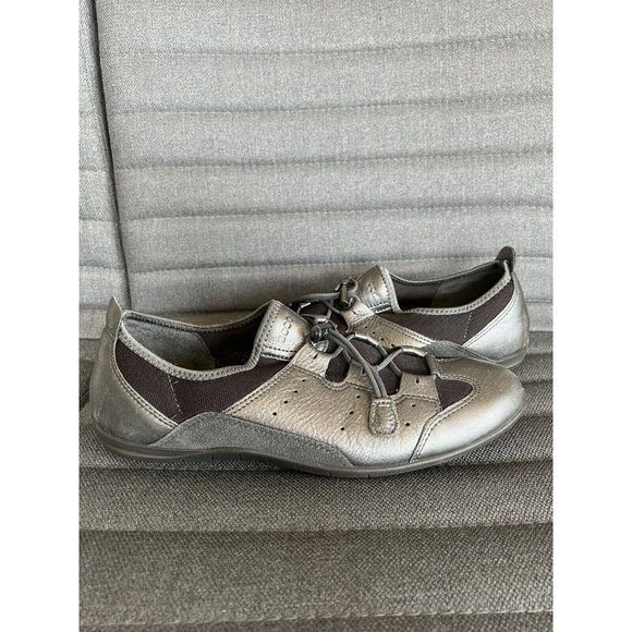 ECCO Womens Bluma Toggle Lace Up Metallic Silver Leather SlipOn Sneakers Sz 10.5 - Picture 3 of 16